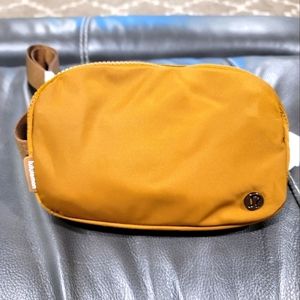 Lululemon everyday belt bag NWT